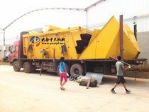 4YK2160圓振動(dòng)篩帶大架料斗發(fā)貨現(xiàn)場